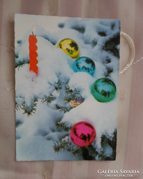 Karácsonyi képeslap 10.: gyertya, fenyő, gömb