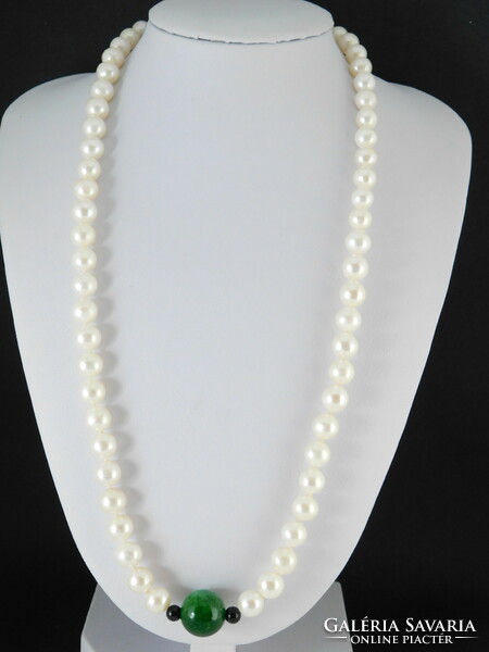 Pearl necklace with jade stone and black agate 14k gold