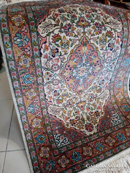 Kashmir selyem szőnyeg 2