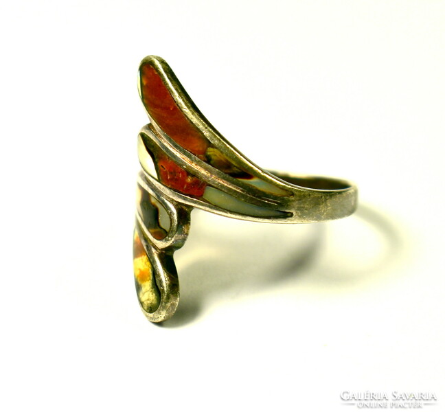 Showy silver ring with colorful polished mother-of-pearl inlay!