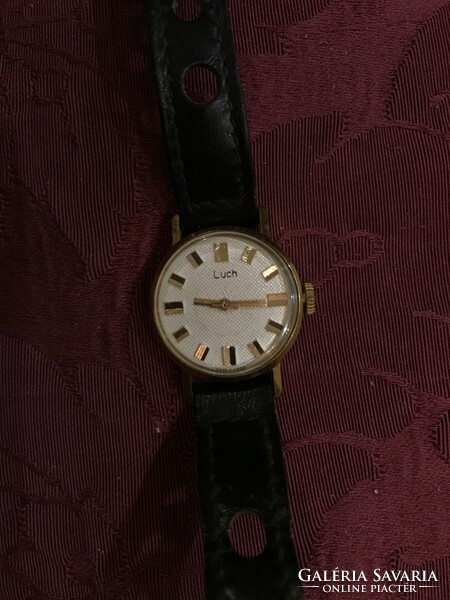 Luch women's gold-plated leather watch with black strap and dial without numbers