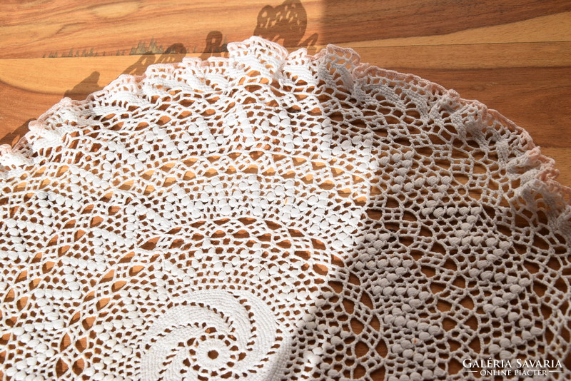 Antique old hand crocheted tablecloth round needlework showcase lace table centerpiece 42