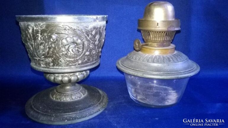 Antique kerosene lamp, without cylinder 1.