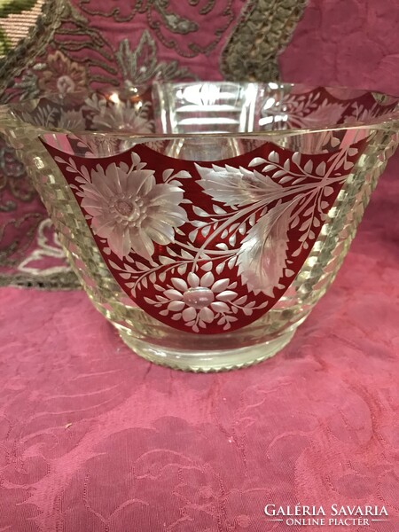 Fantastic glass hand-carved Karl Palda type fruit bowl with burgundy polished inserts