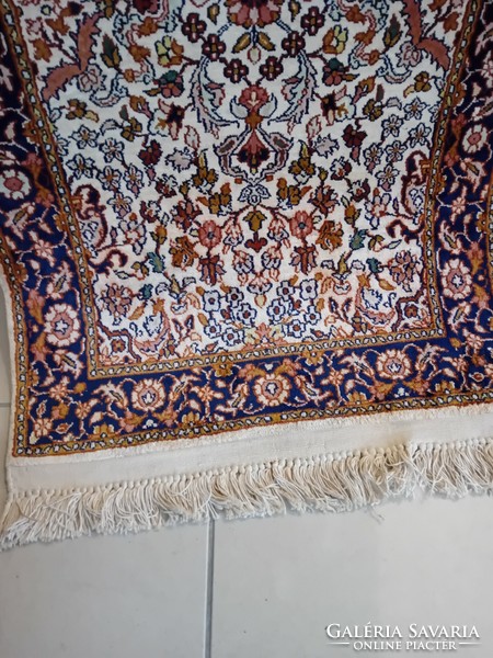 Kashmir selyem szőnyeg 3