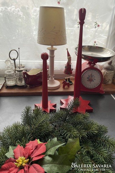 Scandinavian design Advent wreath holder with star base, stand