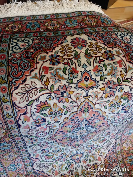 Kashmir selyem szőnyeg 2