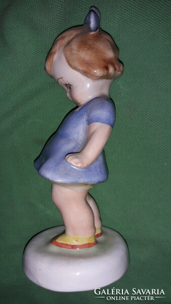 Régi Bodrogkeresztúri Katicás kisleány mázas kerámia figura szép állapotban a képek szerint