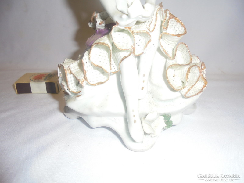 Porcelain lady, woman in ruffled dress - nipp, statue, figurine