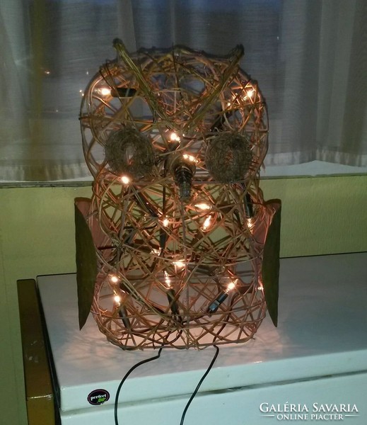 Light-up owl made of cane, with LED bulb string, 30x20x10 cm