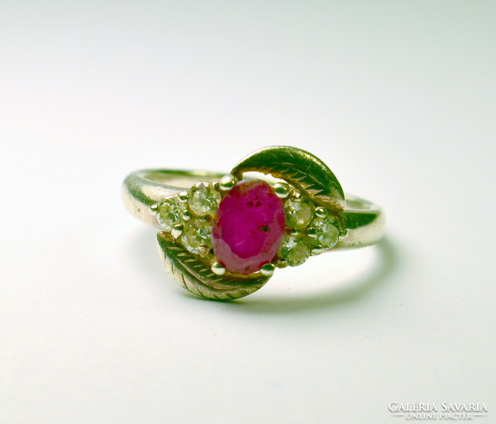 Decorative ruby stone silver ring!