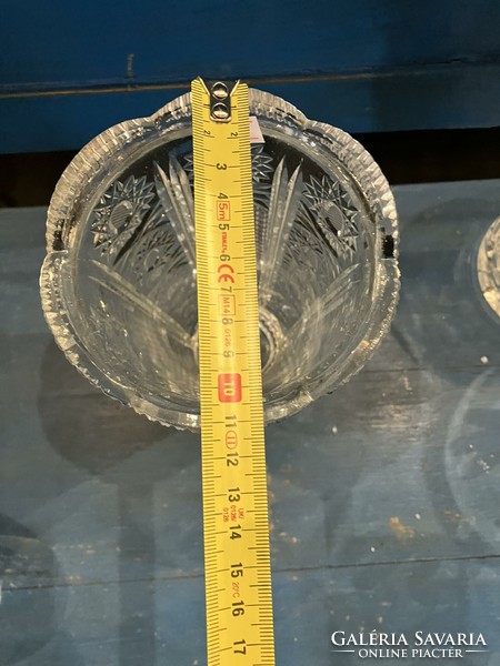 Ólomkristály váza, magassága 19 cm