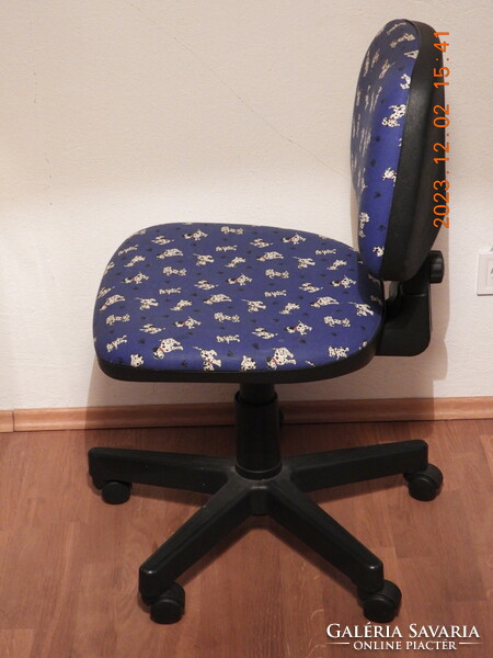 Children's swivel chair, desk chair