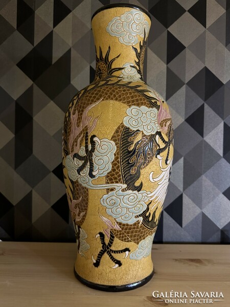 Floor vase with Chinese dragon pattern 46.5 cm