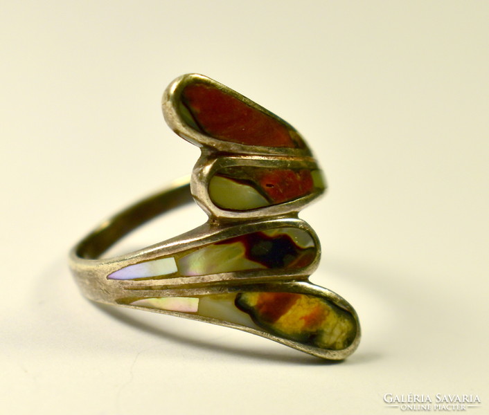 Showy silver ring with colorful polished mother-of-pearl inlay!
