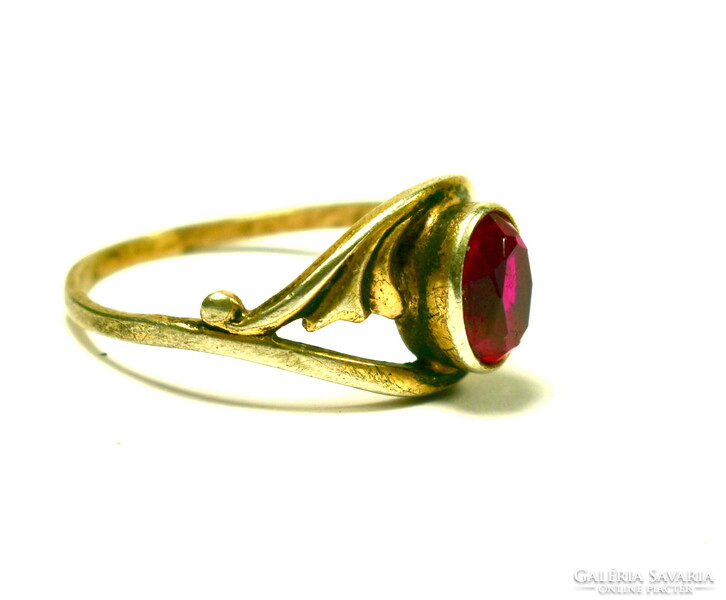 Gold-plated silver ring with a polished ruby stone