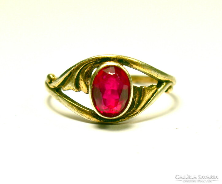 Gold-plated silver ring with a polished ruby stone
