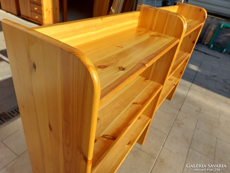 1 claudia pine shelf for sale. Furniture of Rs. Furniture is in good condition, completely made of pine.