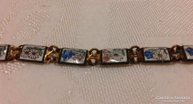 Charming, vintage, enamel bracelet with a flower motif