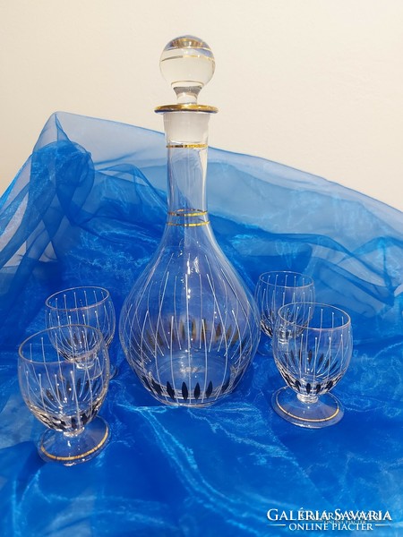 Art Deco 4 személyes üveg boros készlet