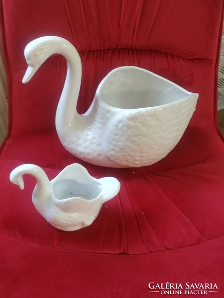Porcelain swan-shaped casket, ornamental object, figurative statue 2 pieces for sale!