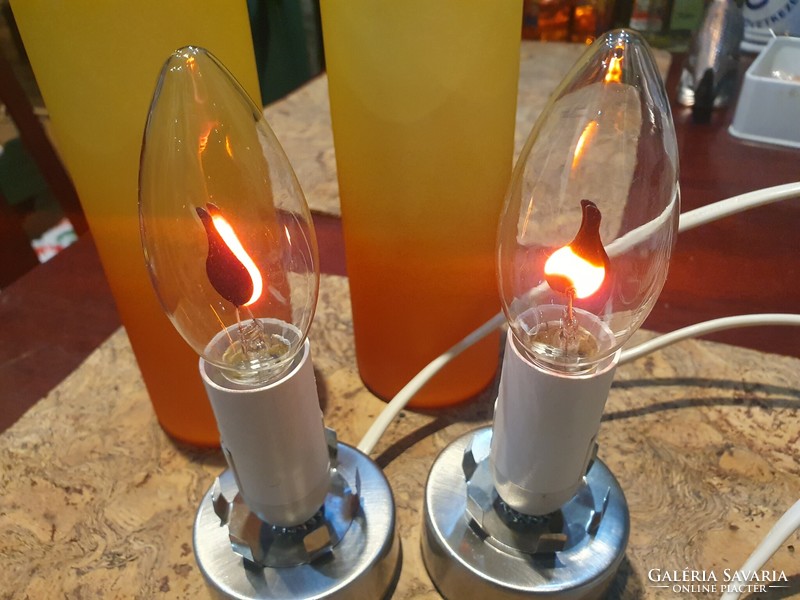 2 table mood lamps together with a flame-black glimm bulb for the bedroom :)