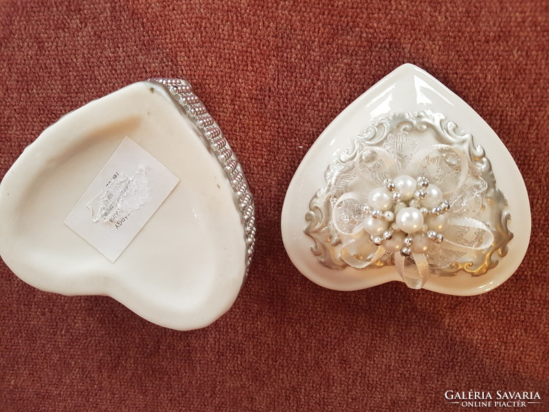 For Christmas! Beautiful porcelain heart-shaped jewelry holder