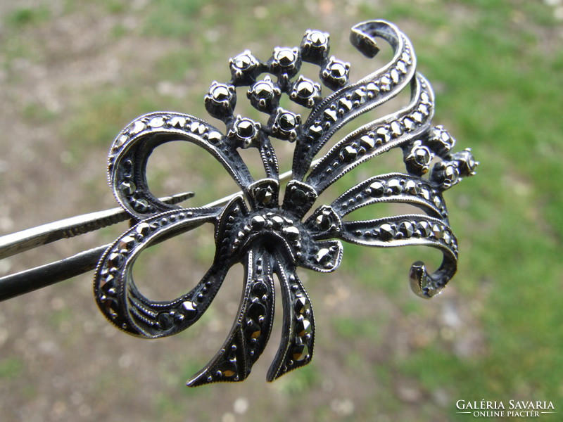 Silver brooch with marcasite (221127)