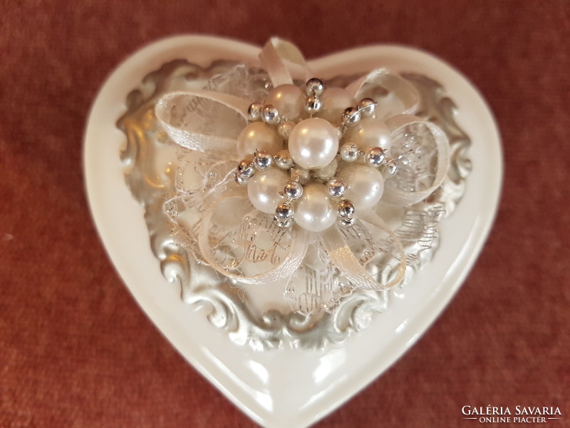 For Christmas! Beautiful porcelain heart-shaped jewelry holder