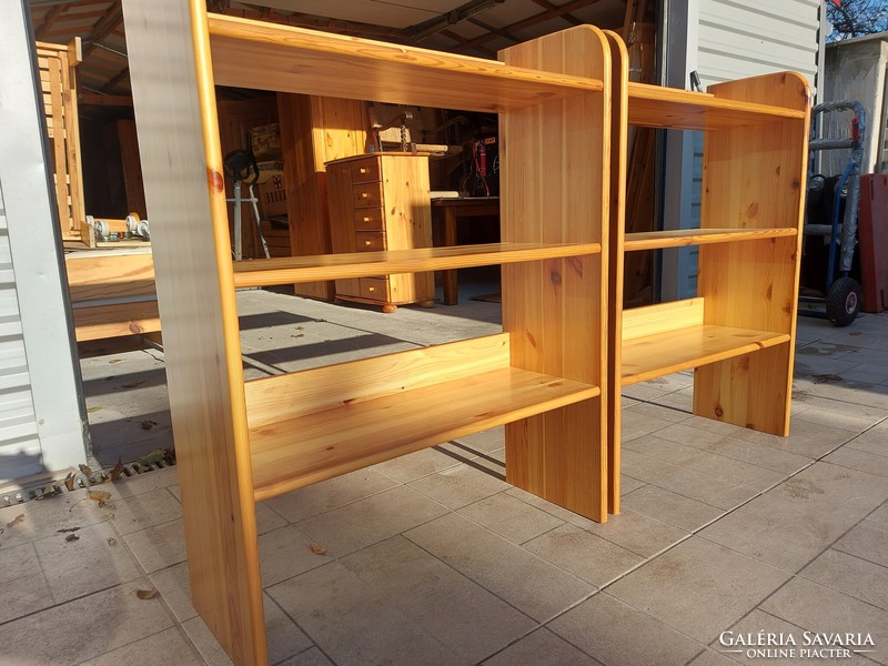 1 claudia pine shelf for sale. Furniture of Rs. Furniture is in good condition, completely made of pine.