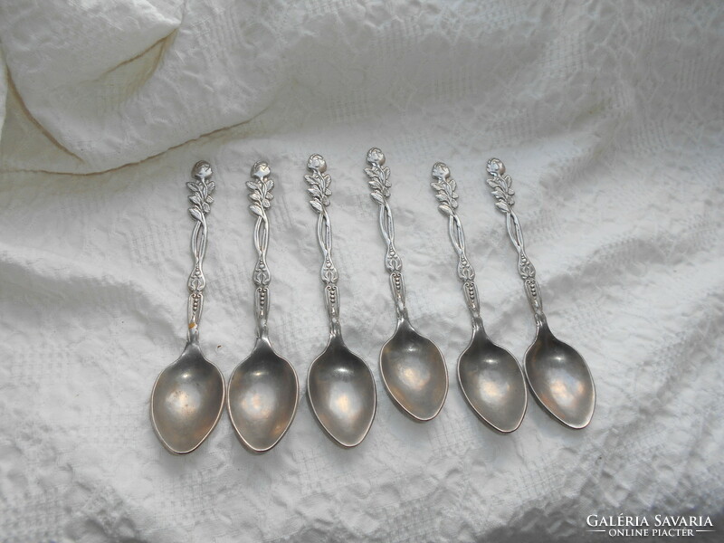6 teaspoons with a rose decoration at the end, 13.5 cm - the price applies to 6