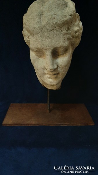 Női fej szobor, kerámia