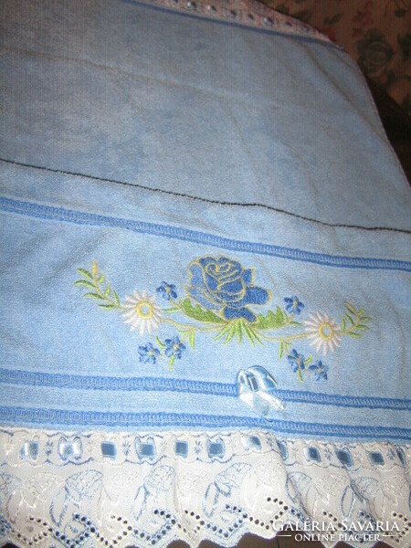 Wonderful vintage blue rose embroidered madeira lacy ribbon towel