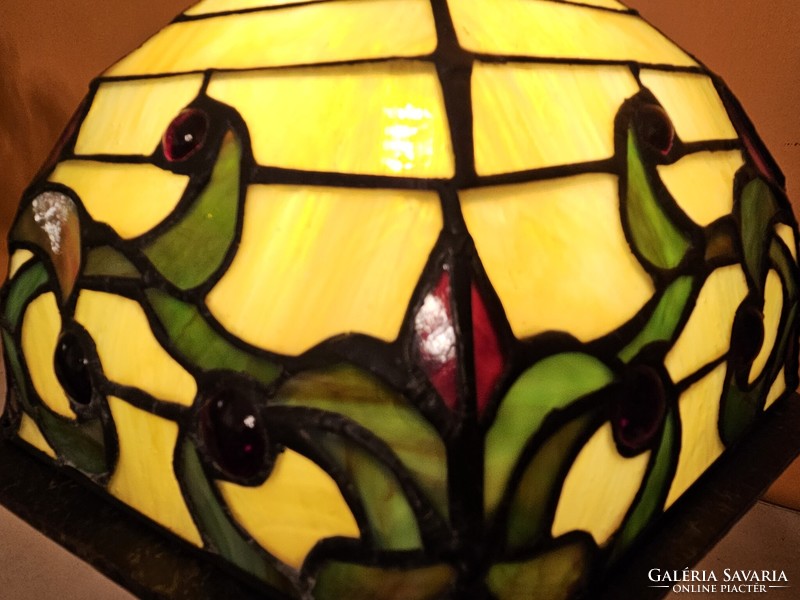 Beautiful table lamp with temple shape (tiffany glass)