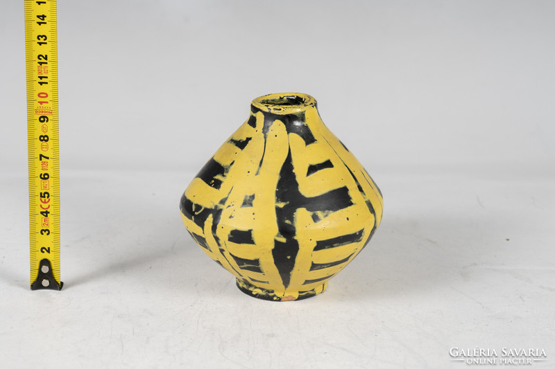 Gorka Lívia kis méret váza - sárga-fekete dekorral