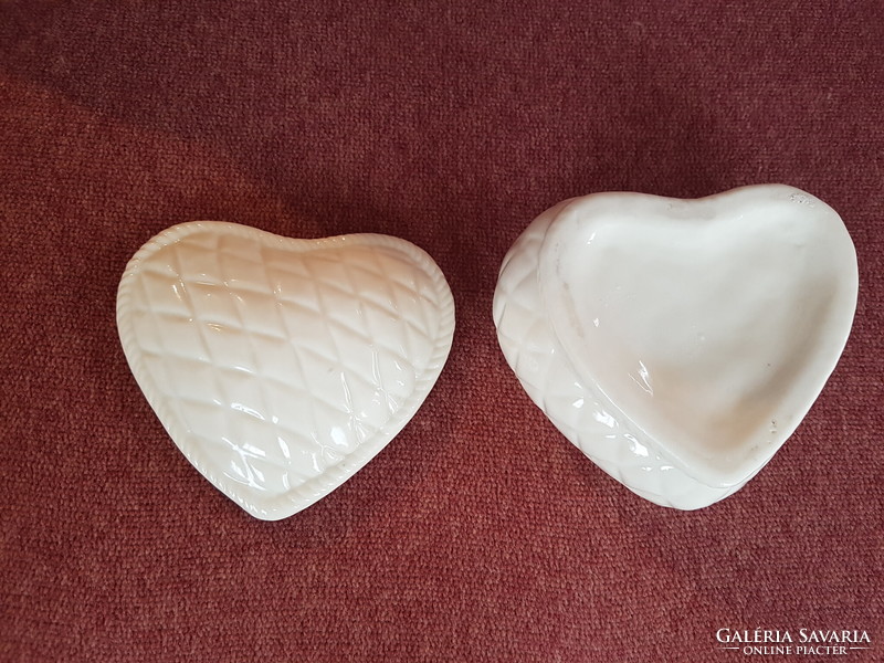 For Christmas! Heart-shaped porcelain bonbonnier