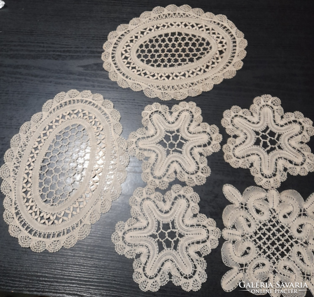 Old lace tablecloths under porcelain, 6 pieces in one