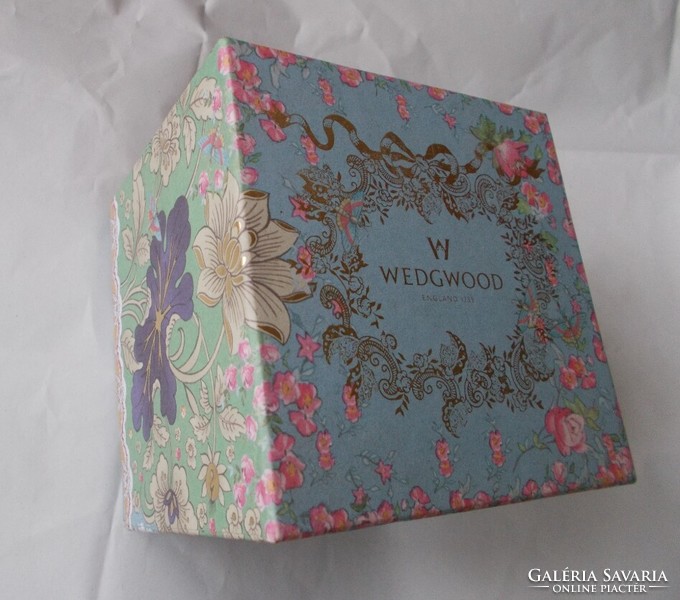 Wedgwood gilded, floral, life scene decoration box