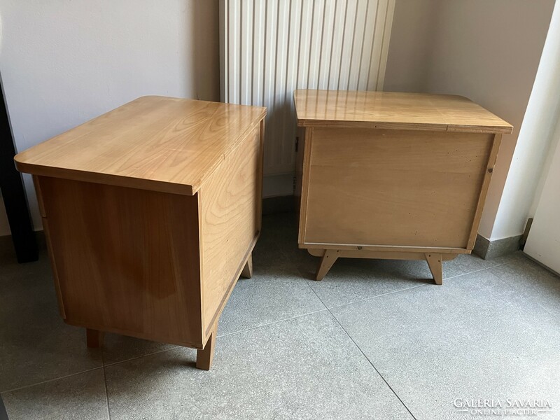 Pair of mid-century bedside tables in good condition