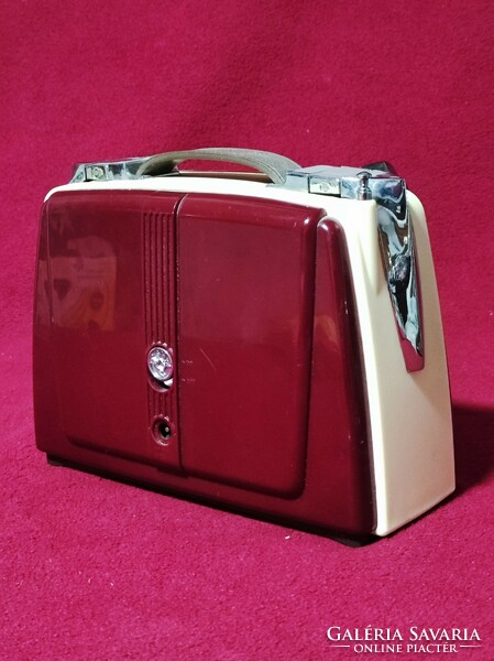 Spirit vintage portable radio am/fm