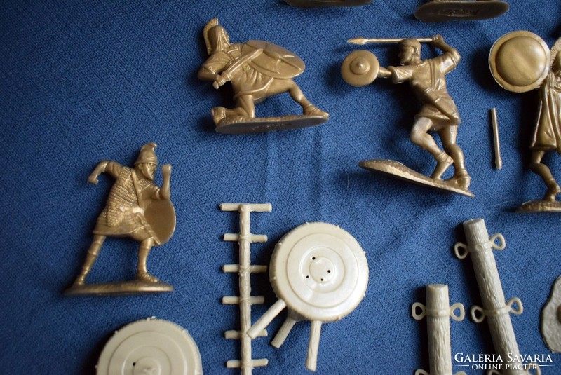 Roman legion soldier figurines and equipment pack of goods from 4.5 cm toy