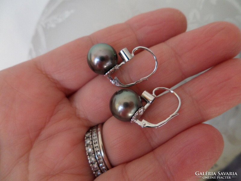 Pair of white gold Tahitian pearl-brille earrings