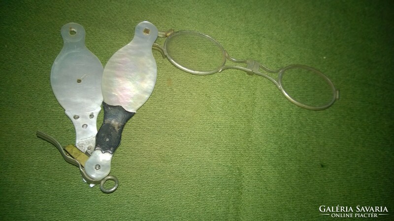 Antik gyöngyházberakásos  nagyító-szemüveg