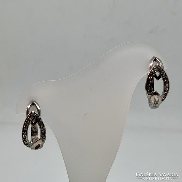 Elegant silver earrings decorated with zirconia, with a secure clasp closure