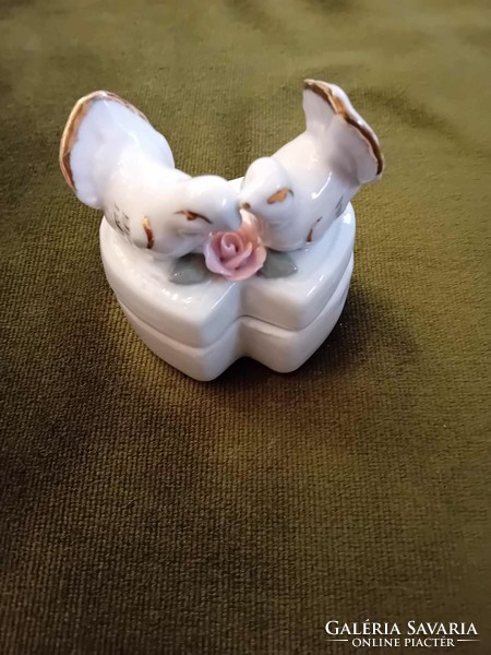 Tiny porcelain Chinese jewelry holder with doves