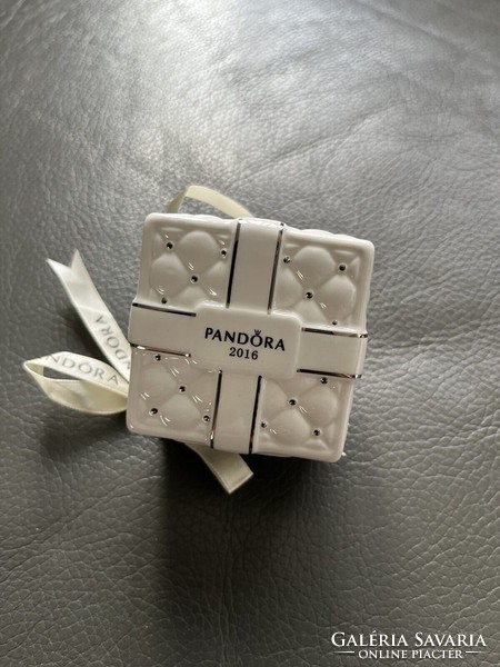 Pandora 2016 karácsonyi Ajándékdoboz fadísz karácsonyfadísz