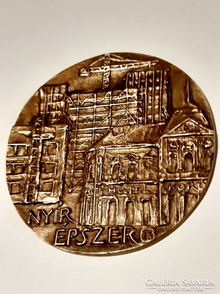 Nyír épszer bronze plaque with the signature of Sándor Tóth