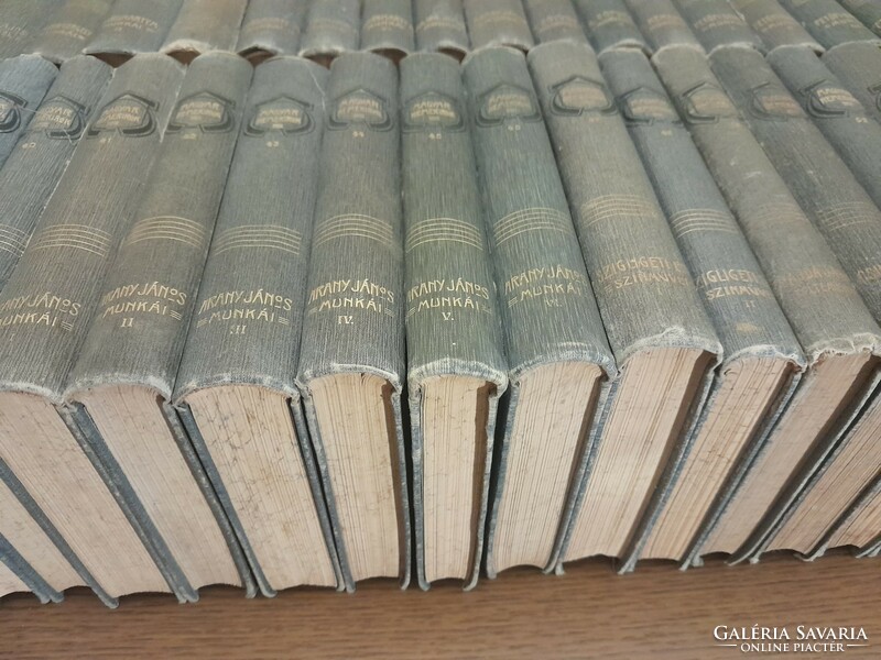 51 volumes of the Hungarian masterpieces series