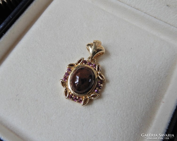 Old gold-plated silver pendant with amethyst stones and jasper