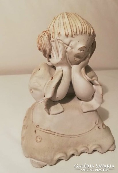 Eva Kovács ceramic statue